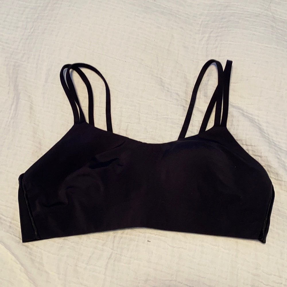 Lululemon black sports bra